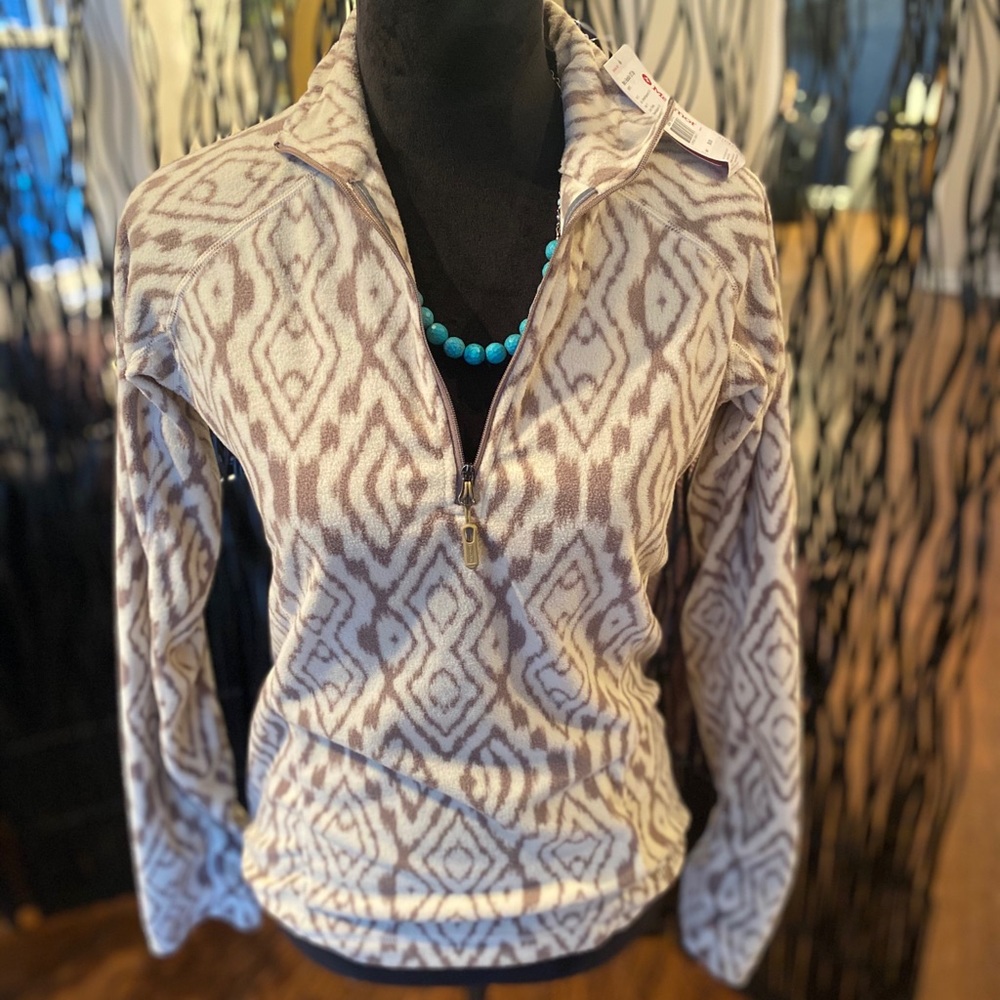 NWT sweater marmot